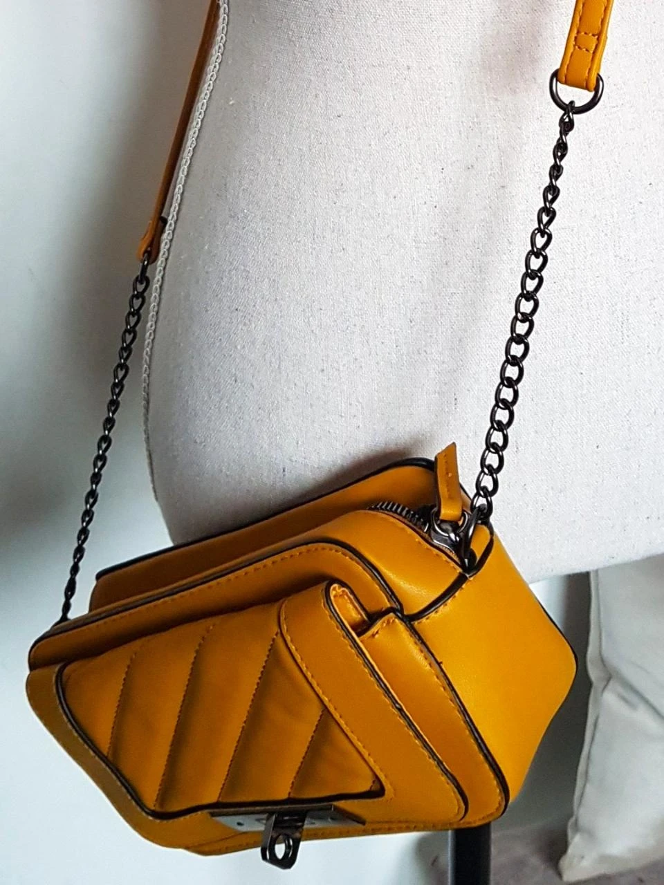 👜 Petit sac bandoulière jaune moutarde matelassé • Primark💛